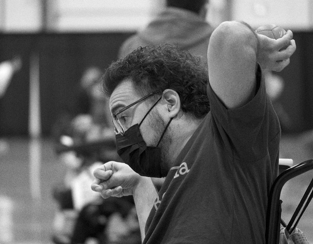 Man throwing a boccia ball